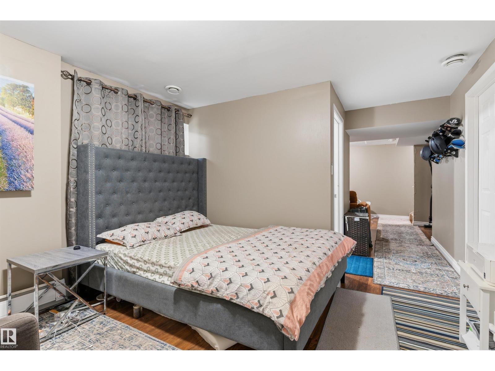 12035 18 Av Sw Property Photo 30