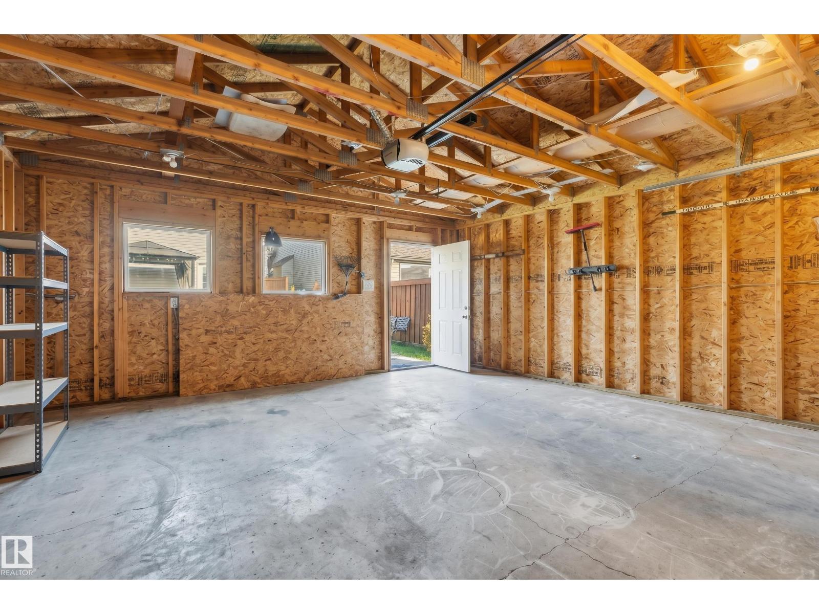 12035 18 Av Sw Property Photo 37