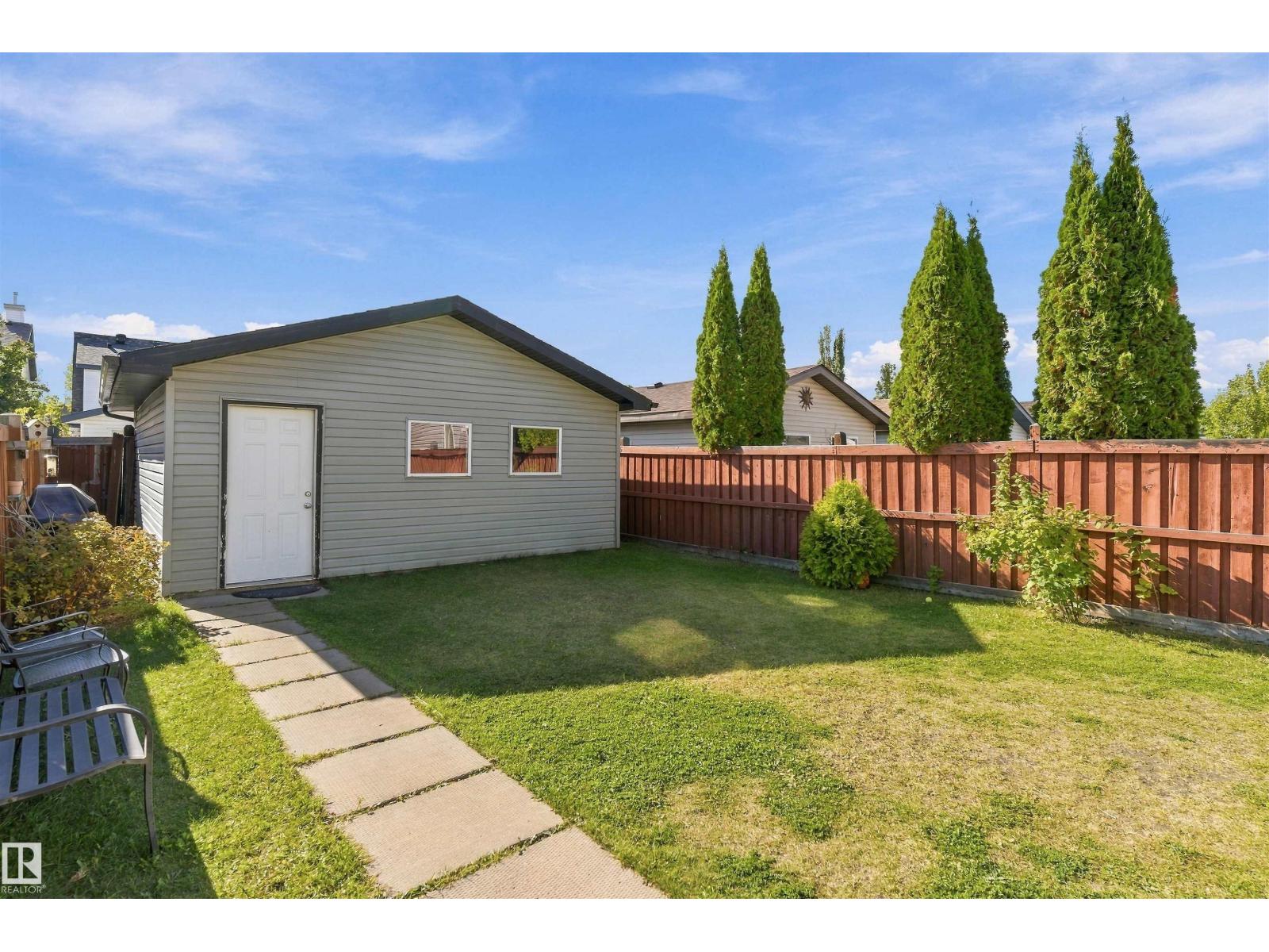12035 18 Av Sw Property Photo 38