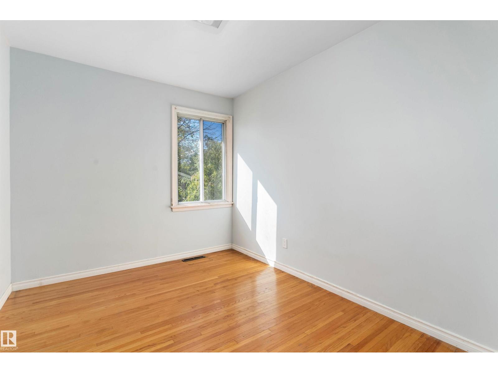13003 Sherbrooke Av Nw Property Photo 10