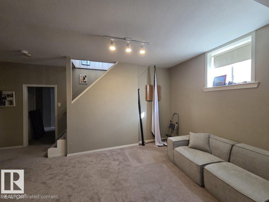 814 Turret St Property Photo 7