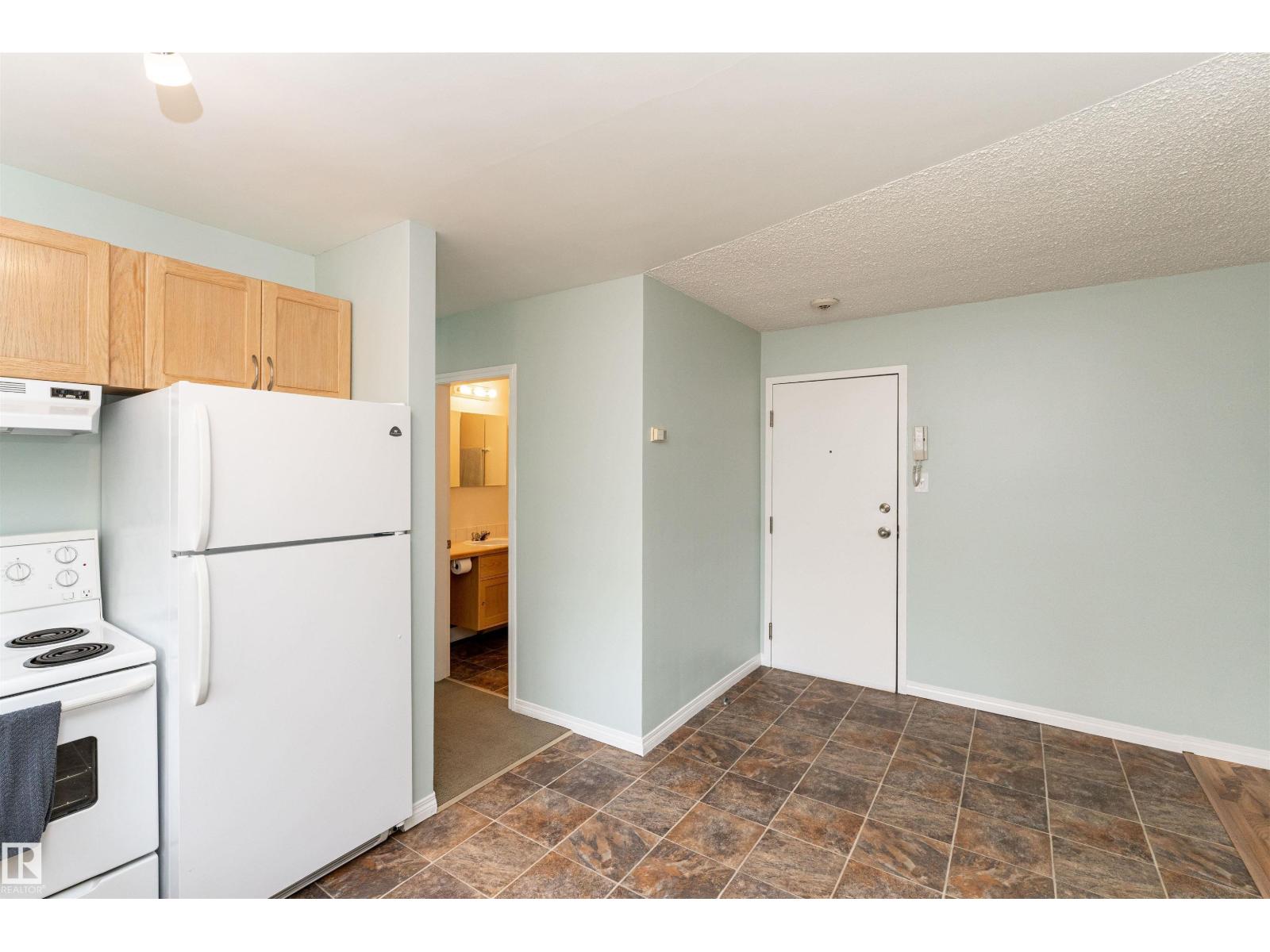 #5 8807 101 St Nw Property Photo 24