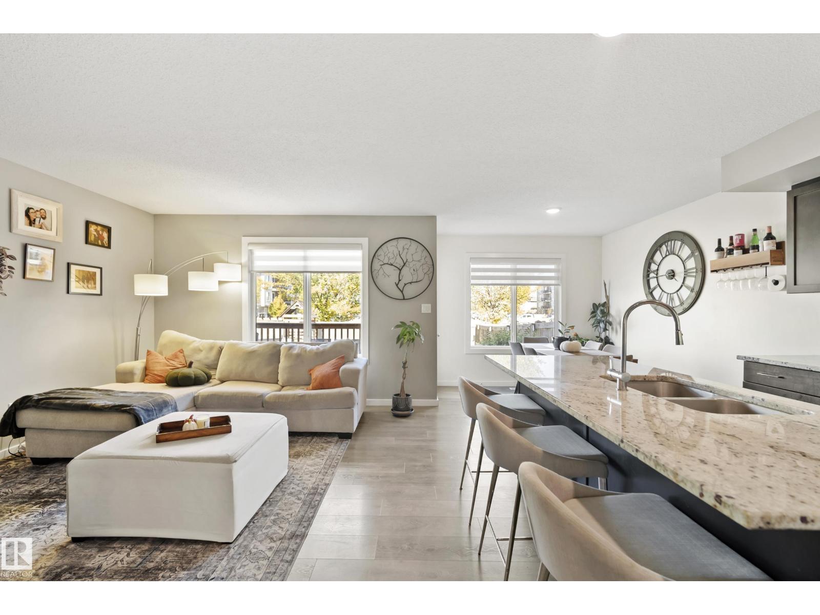6520 59 Av Property Photo 3