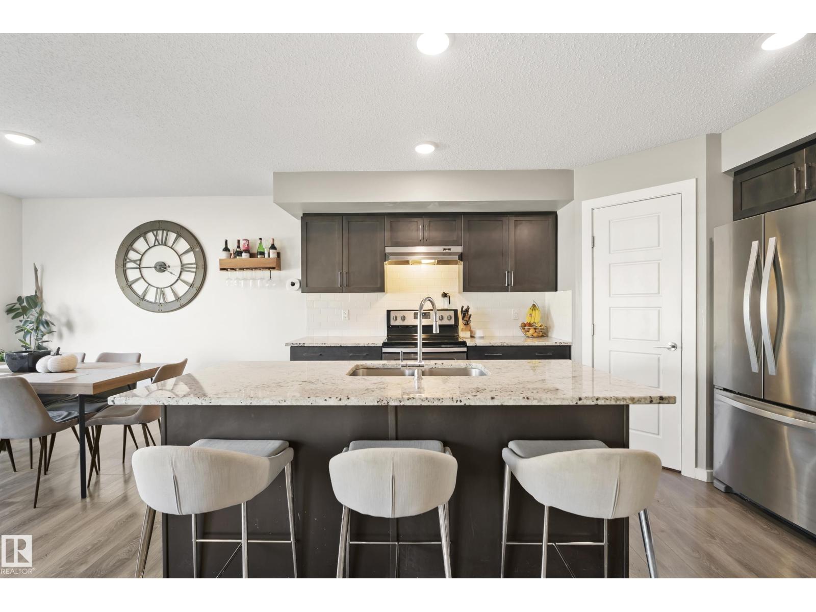 6520 59 Av Property Photo 5