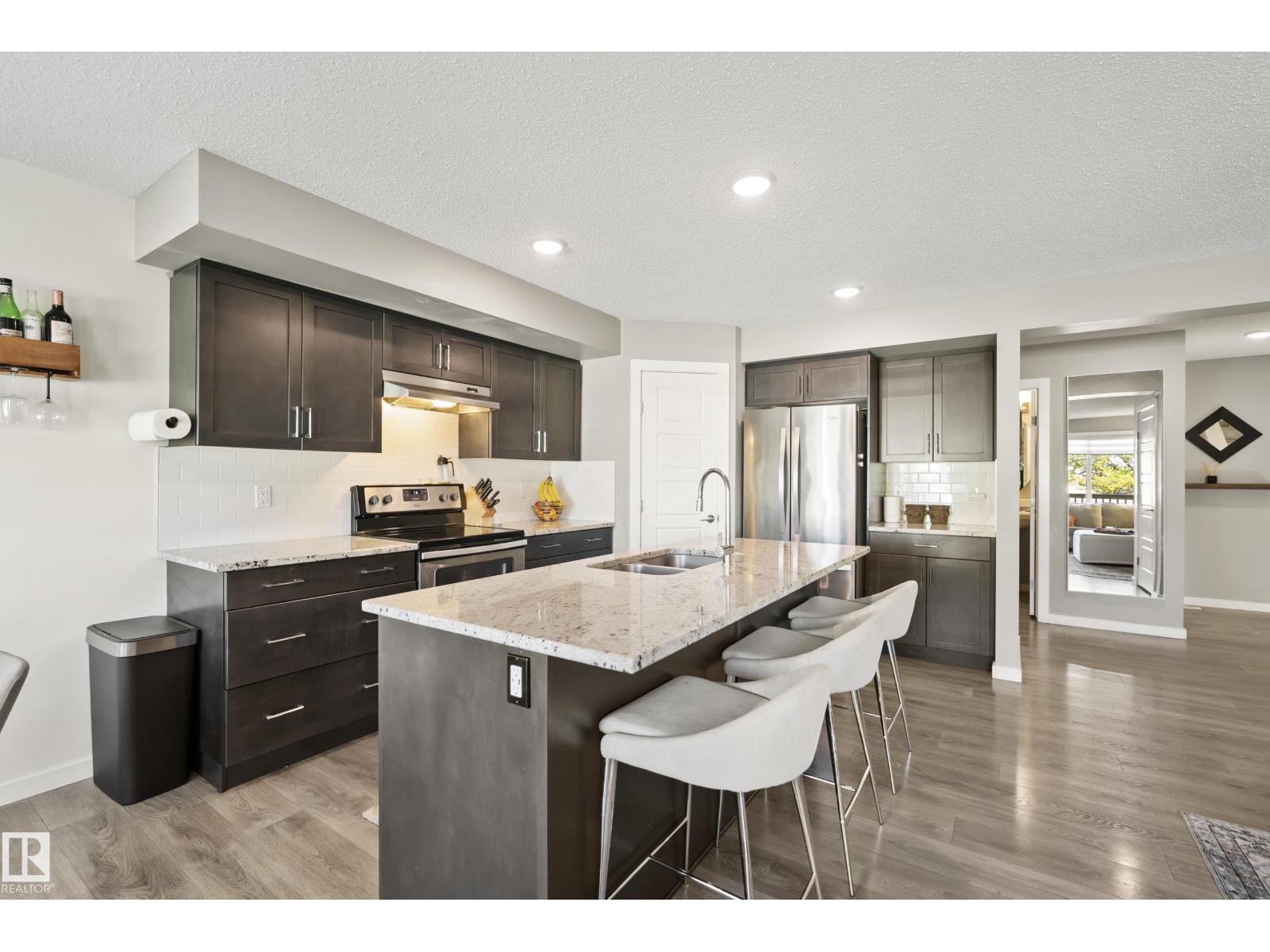 6520 59 Av Property Photo 6