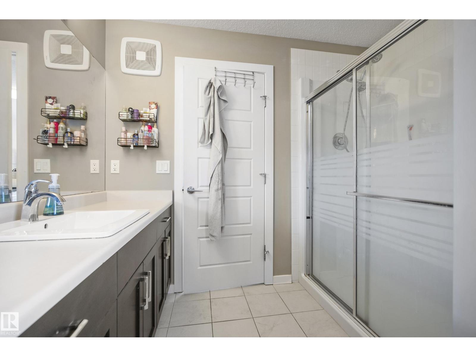 6520 59 Av Property Photo 21
