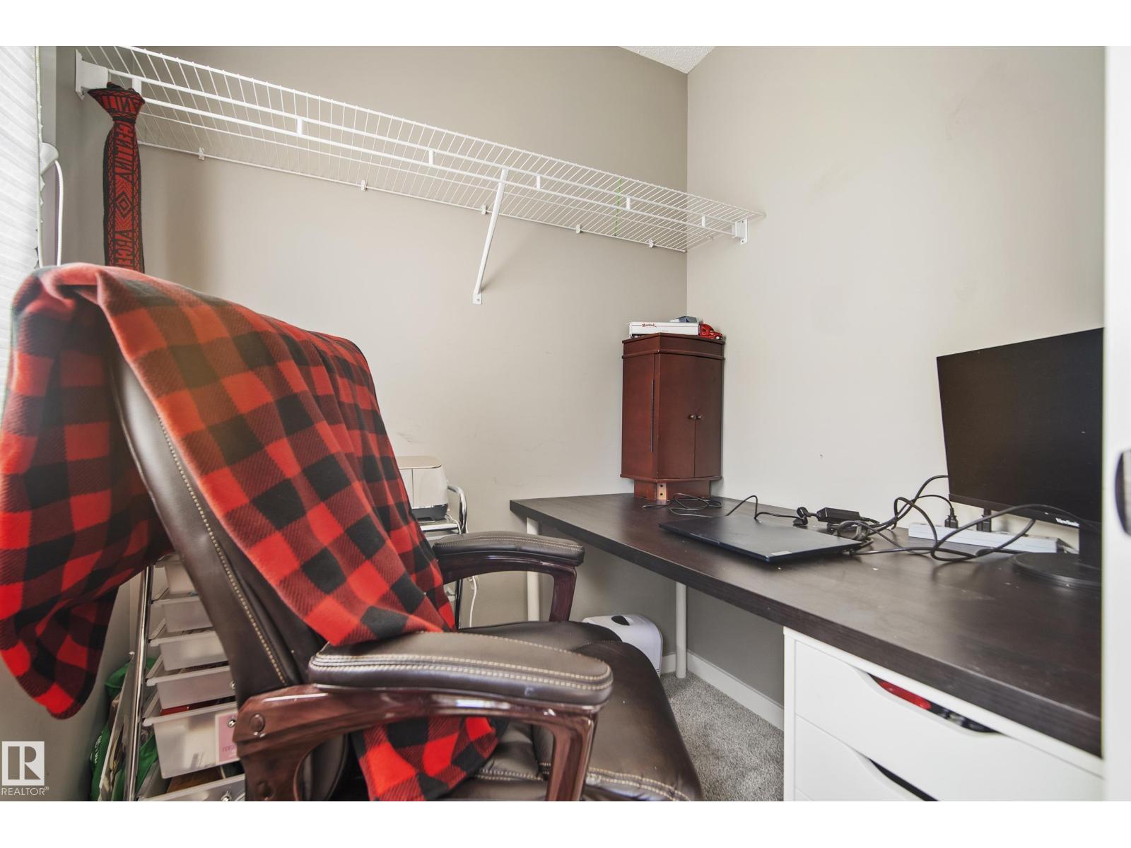 6520 59 Av Property Photo 23