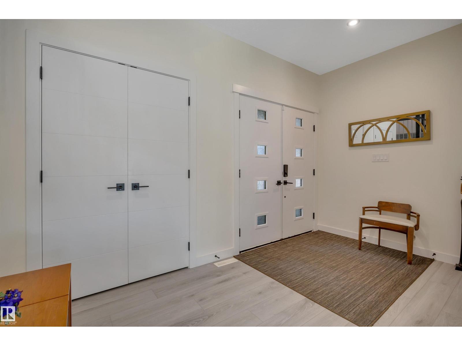 5109 57 Av Property Photo 6