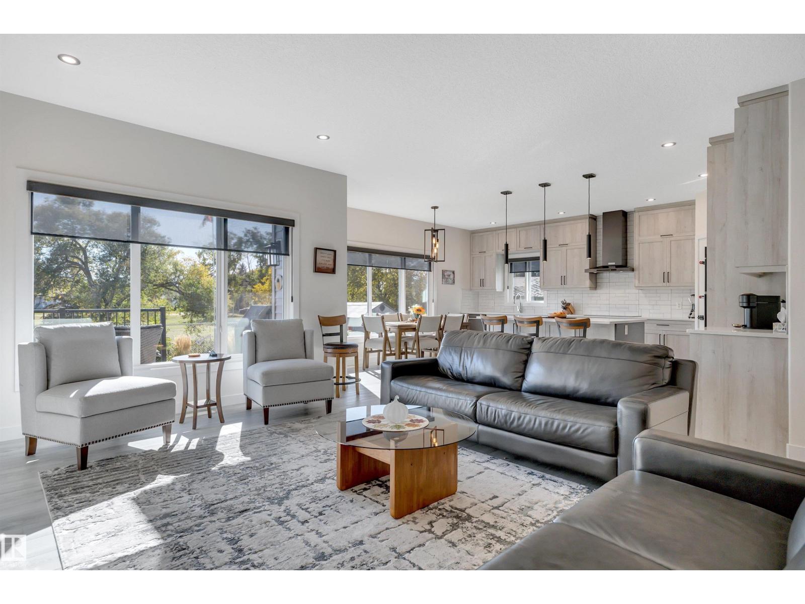 5109 57 Av Property Photo 12