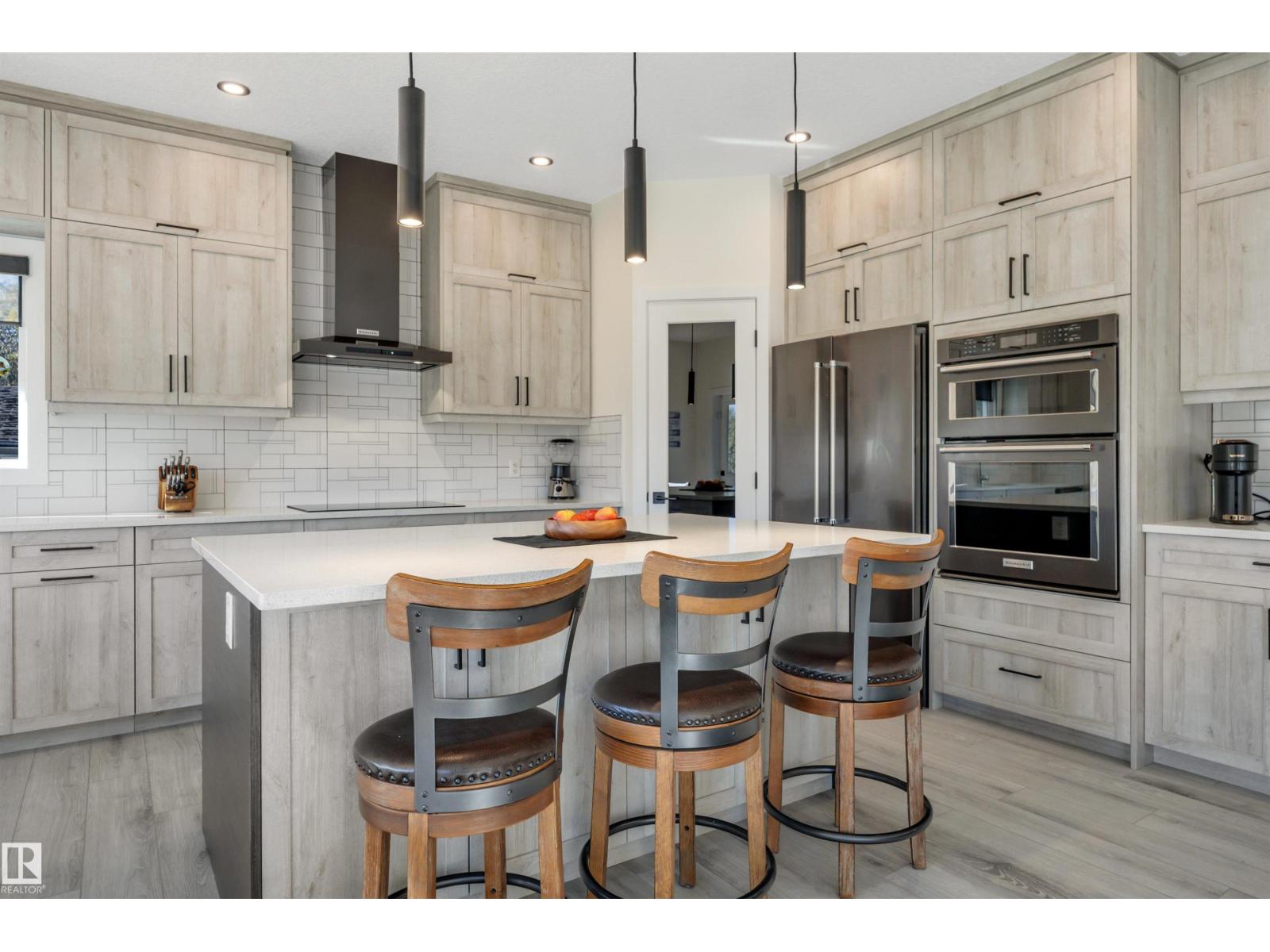 5109 57 Av Property Photo 16