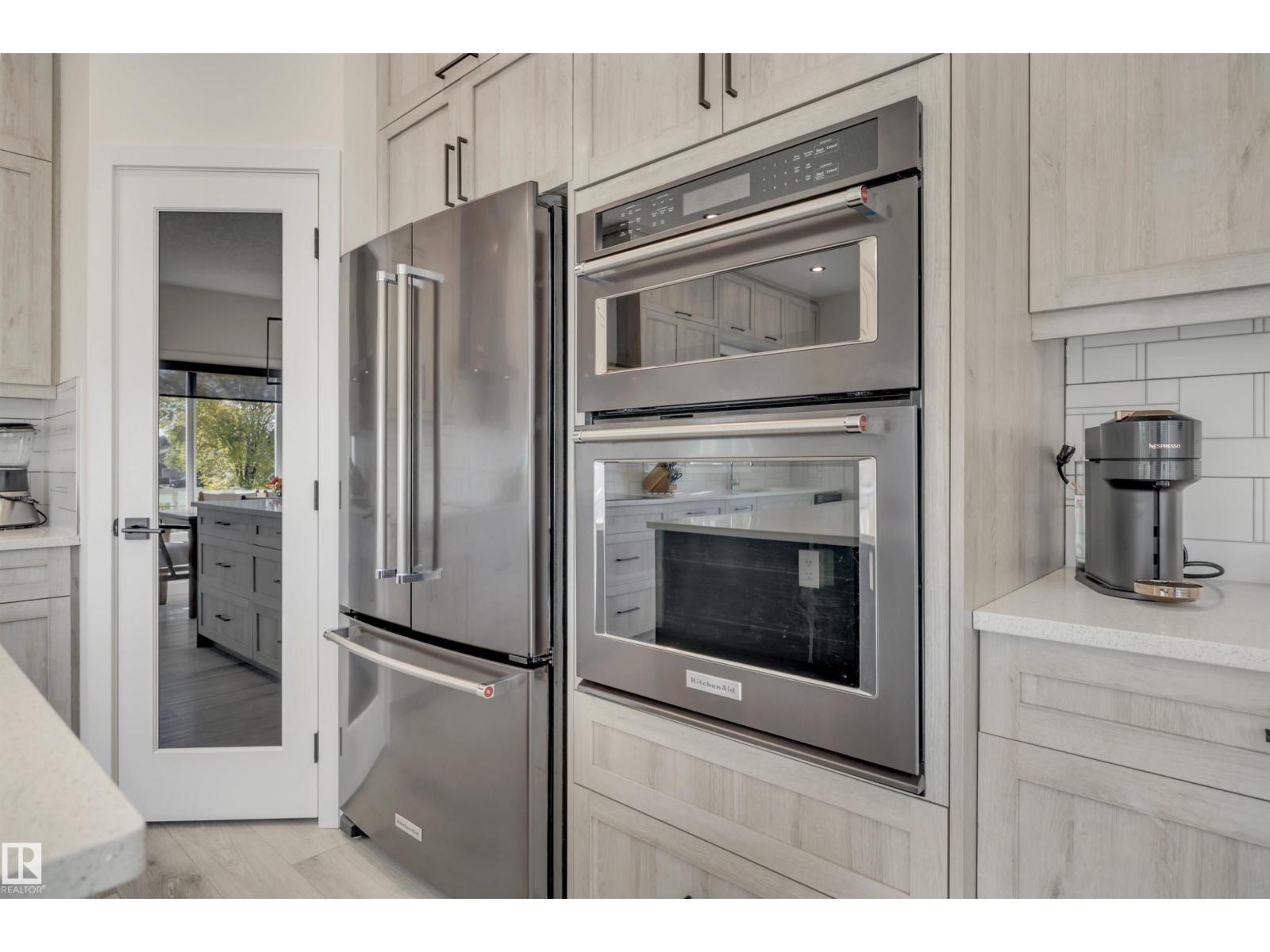 5109 57 Av Property Photo 17