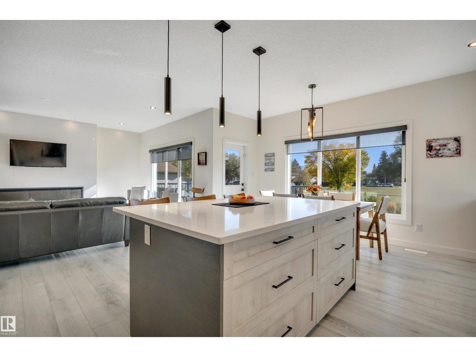5109 57 Av Property Photo 19