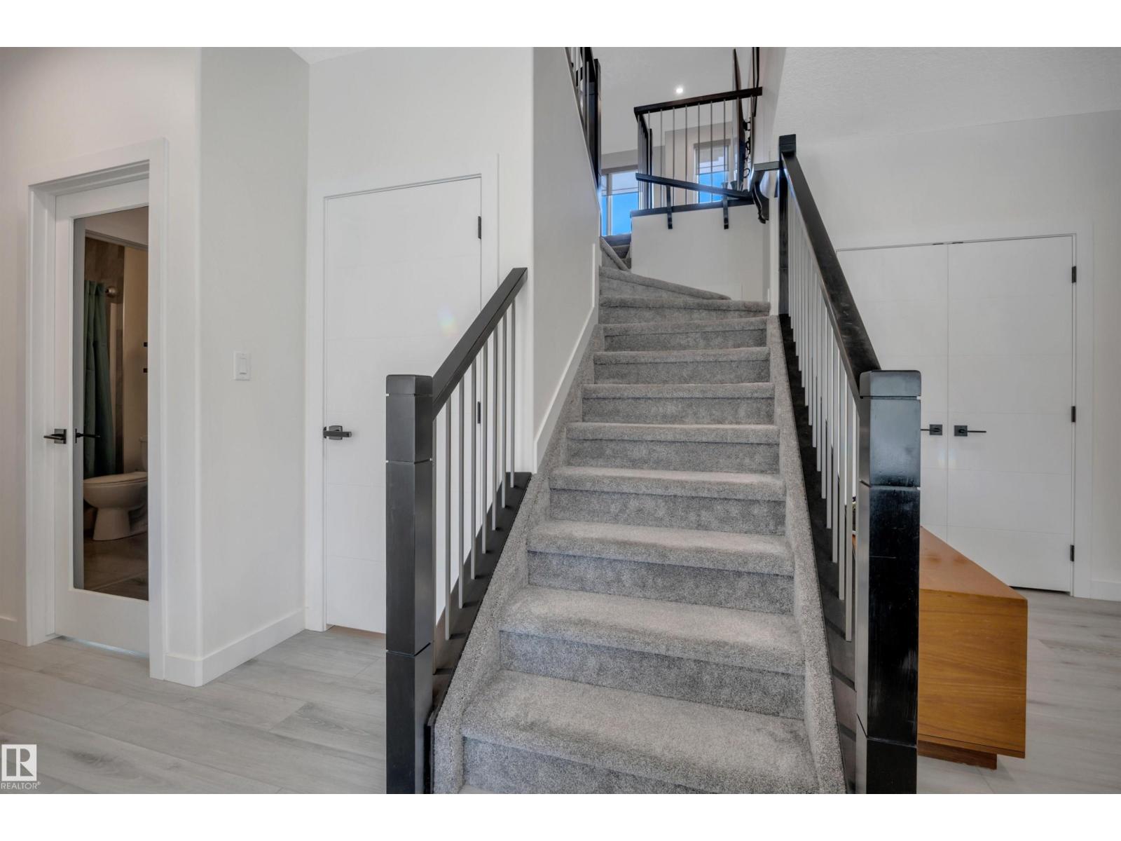5109 57 Av Property Photo 27