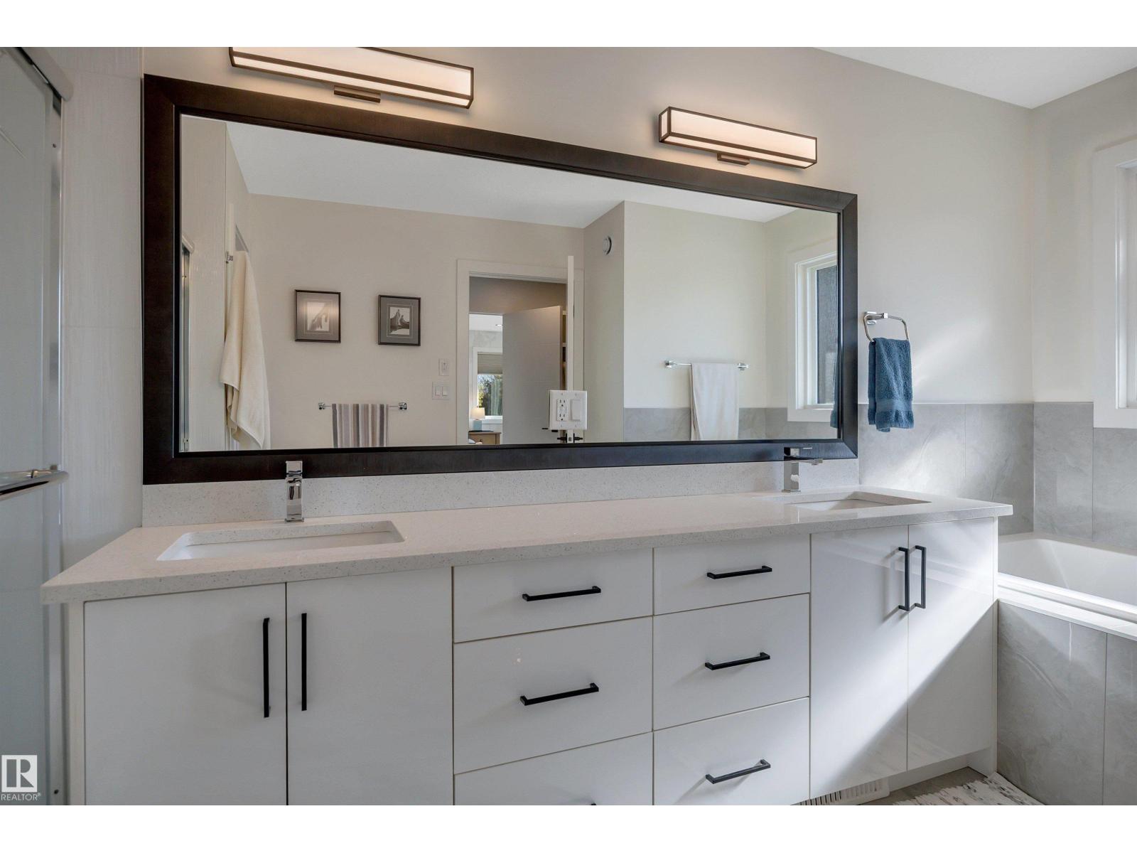5109 57 Av Property Photo 40
