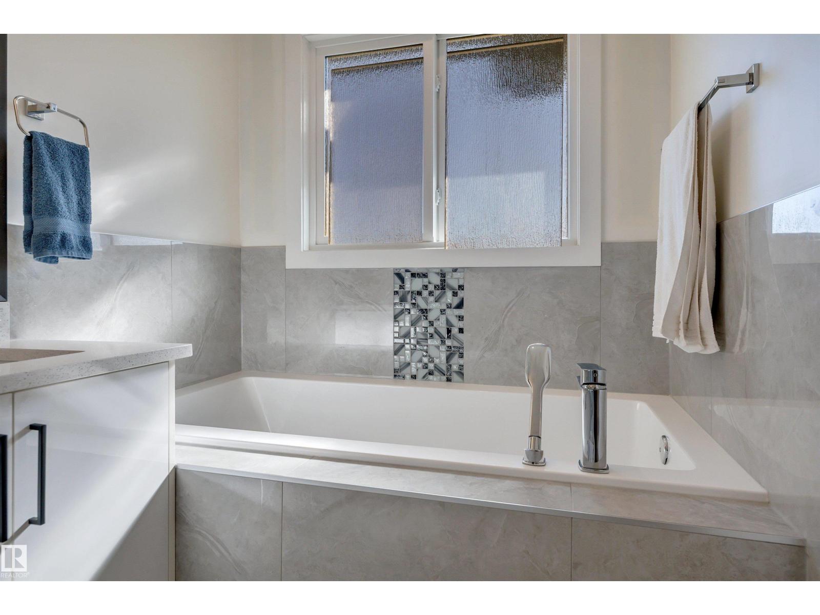 5109 57 Av Property Photo 41