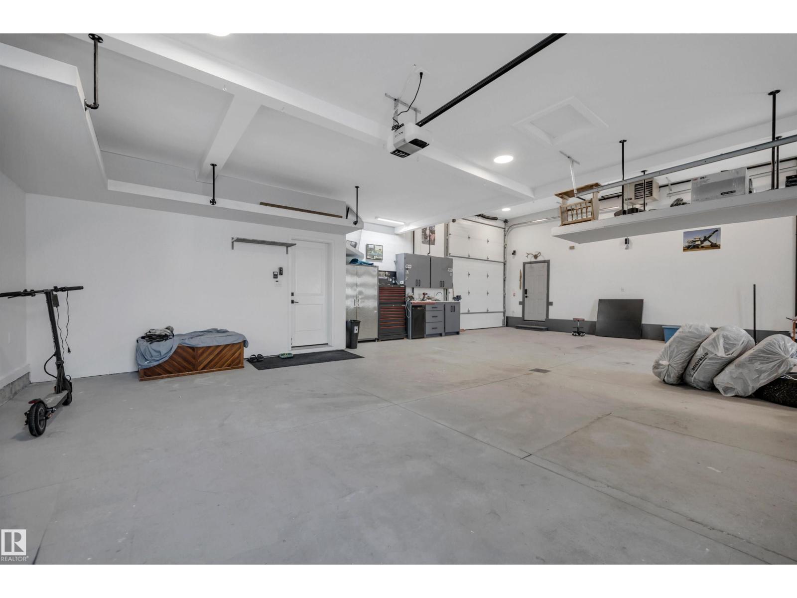 5109 57 Av Property Photo 54