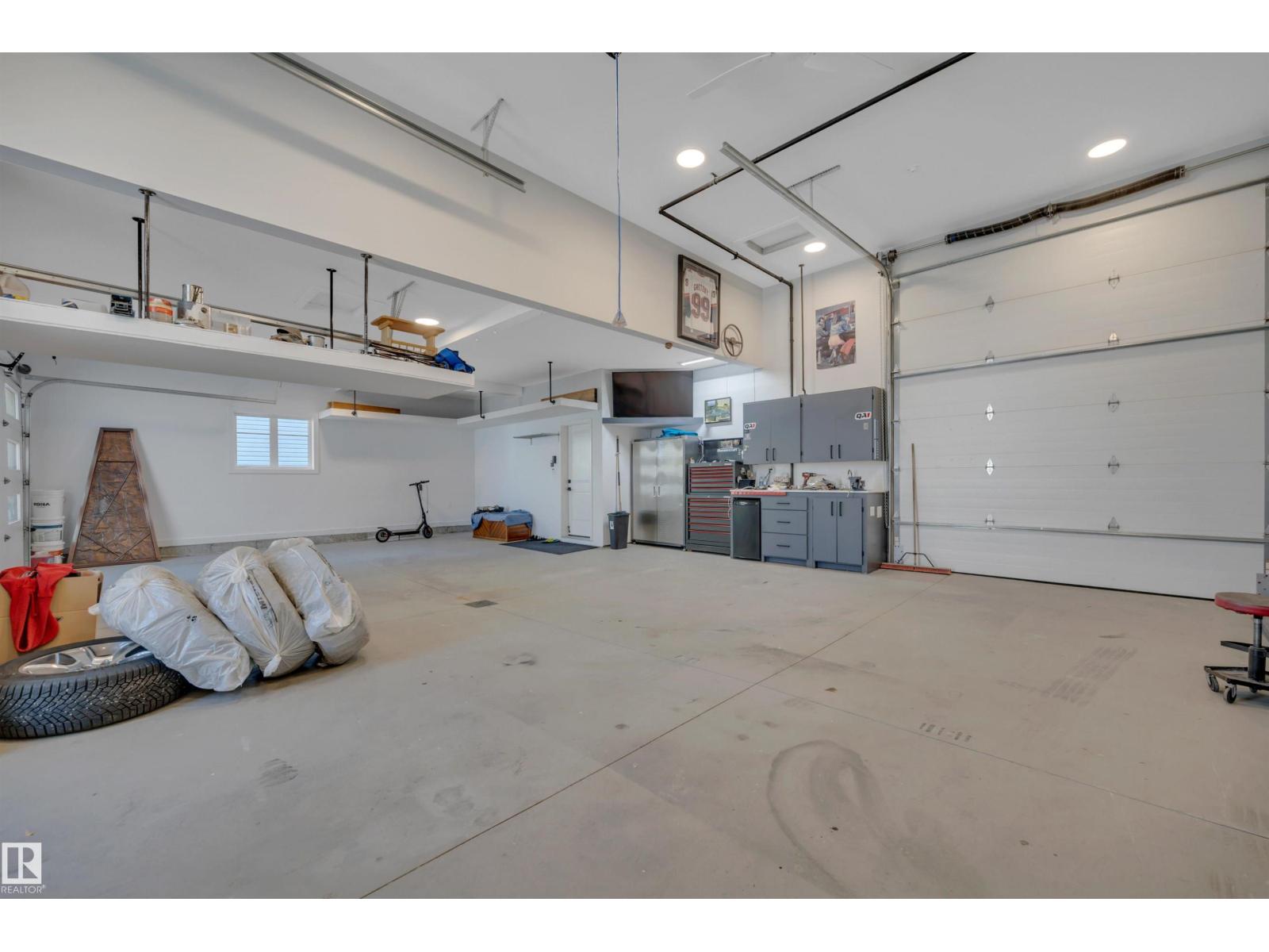 5109 57 Av Property Photo 55