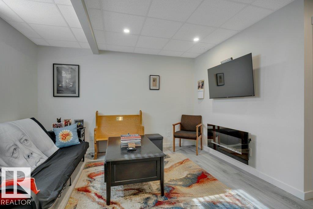 5109 57 Av Property Photo 62