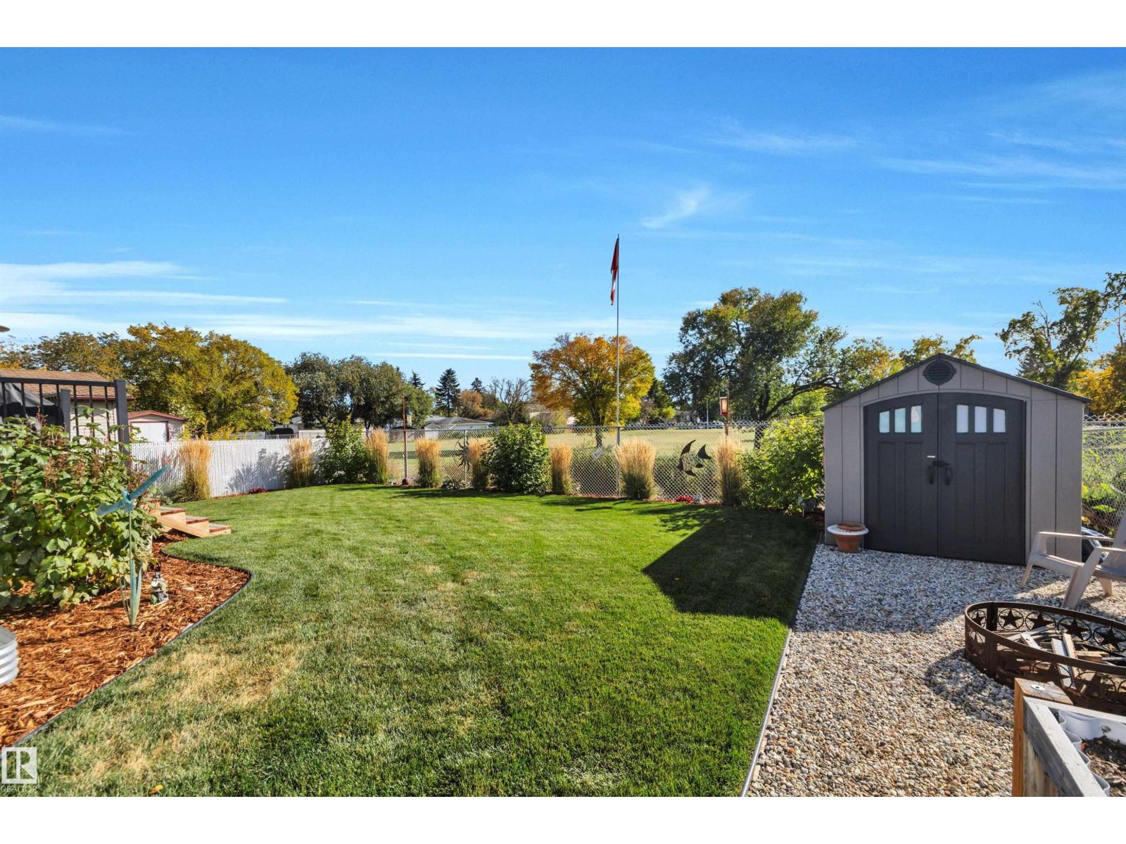 5109 57 Av Property Photo 71