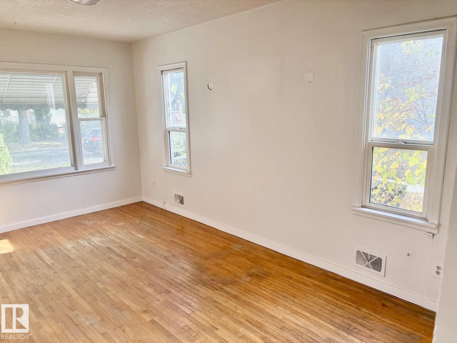 11922 69 St Nw Property Photo 10