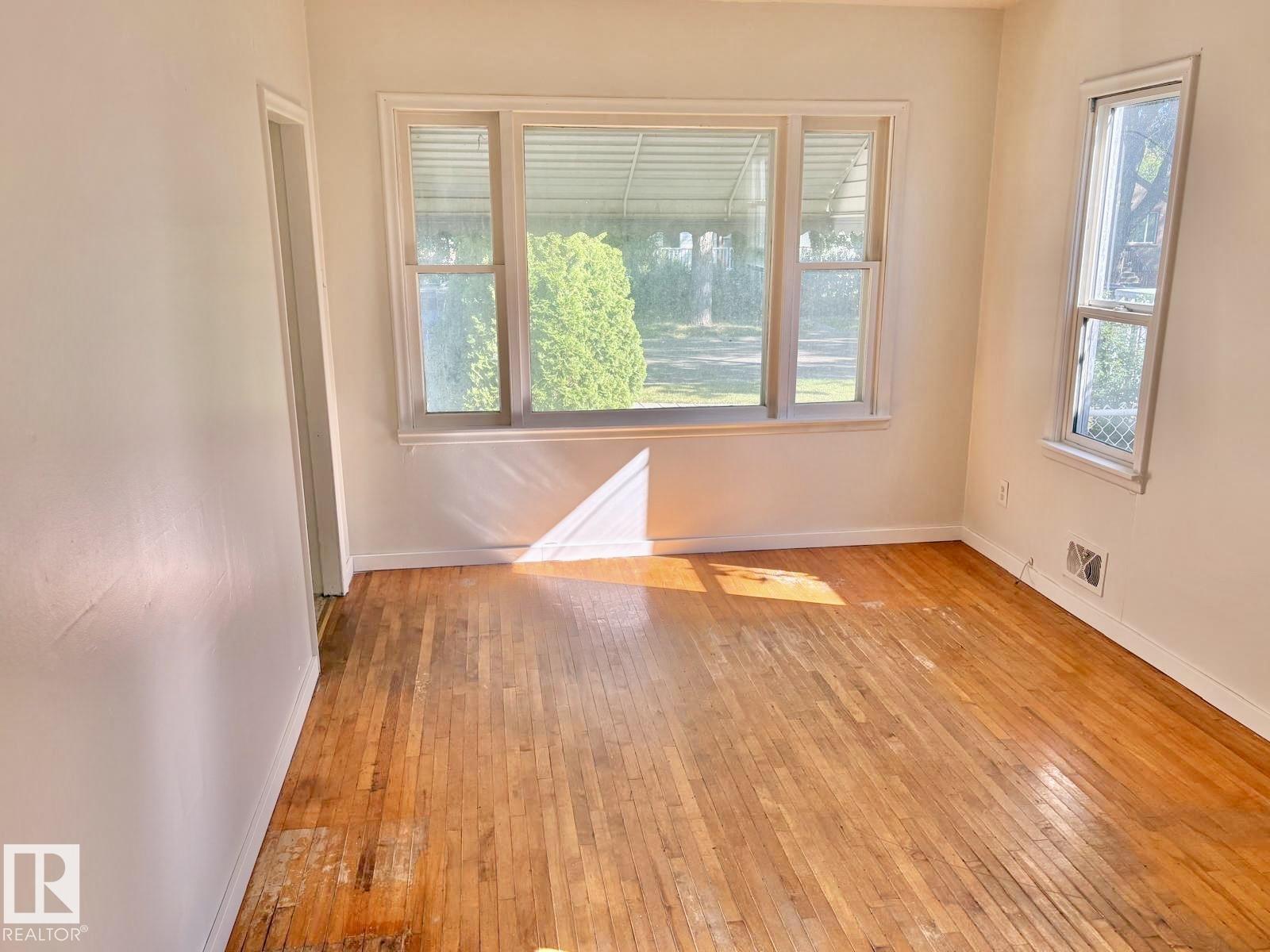11922 69 St Nw Property Photo 11