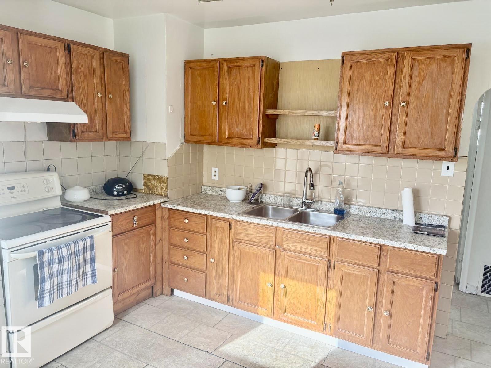 11922 69 St Nw Property Photo 12