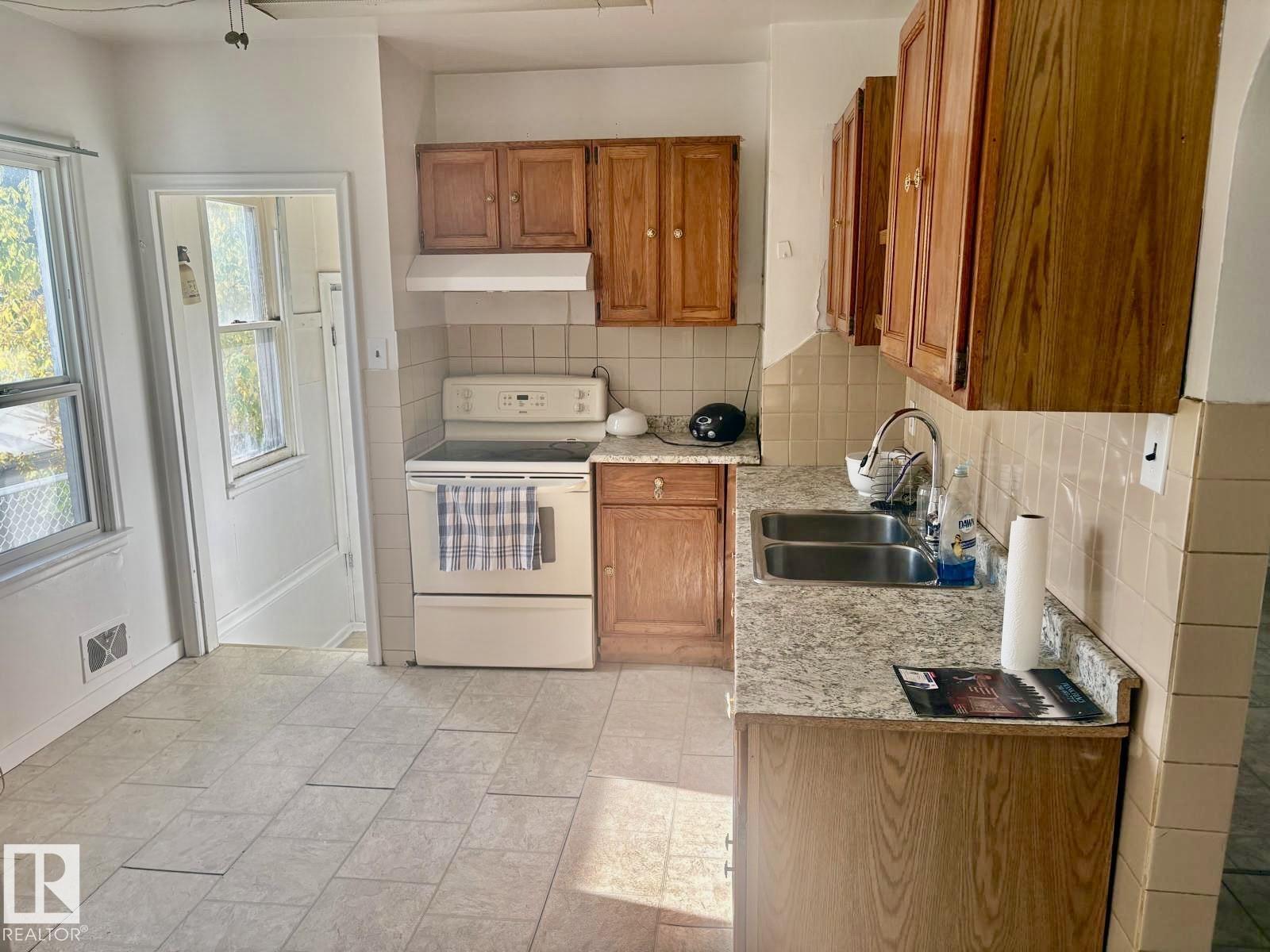 11922 69 St Nw Property Photo 13