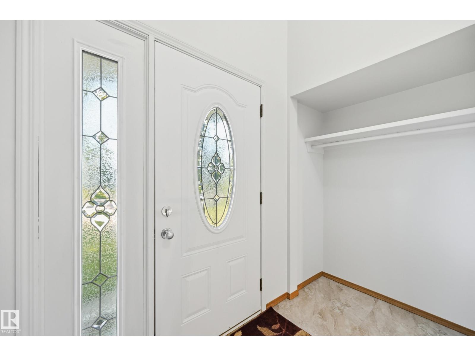 5210 43 Av Property Photo 4