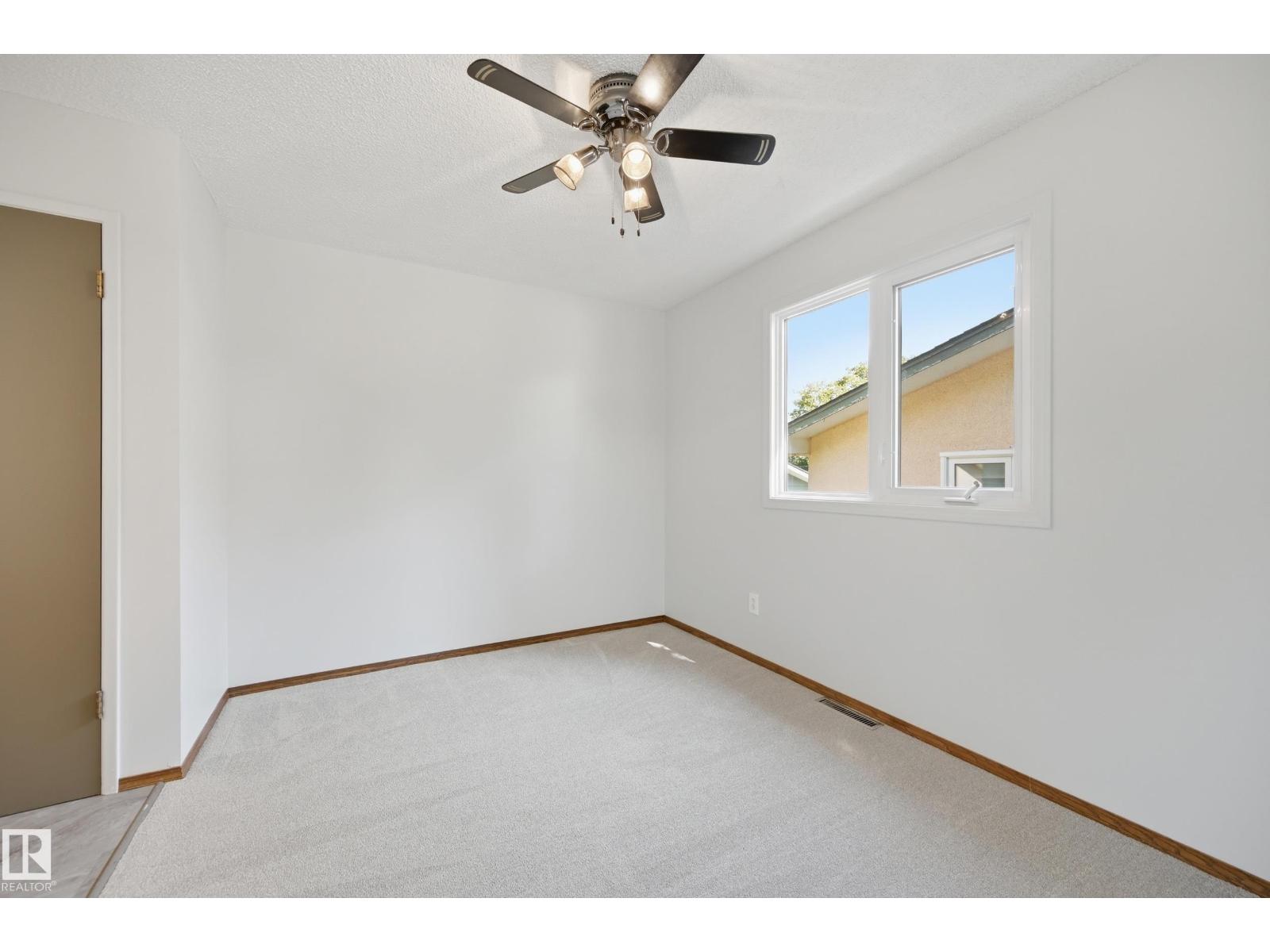 5210 43 Av Property Photo 11