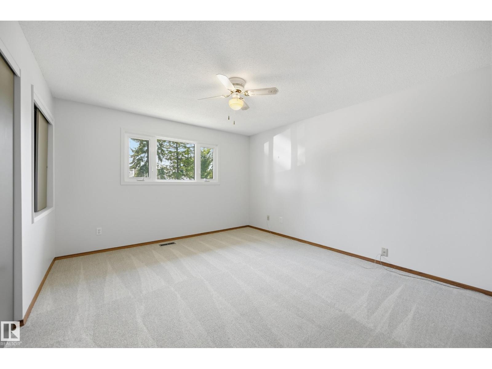 5210 43 Av Property Photo 18