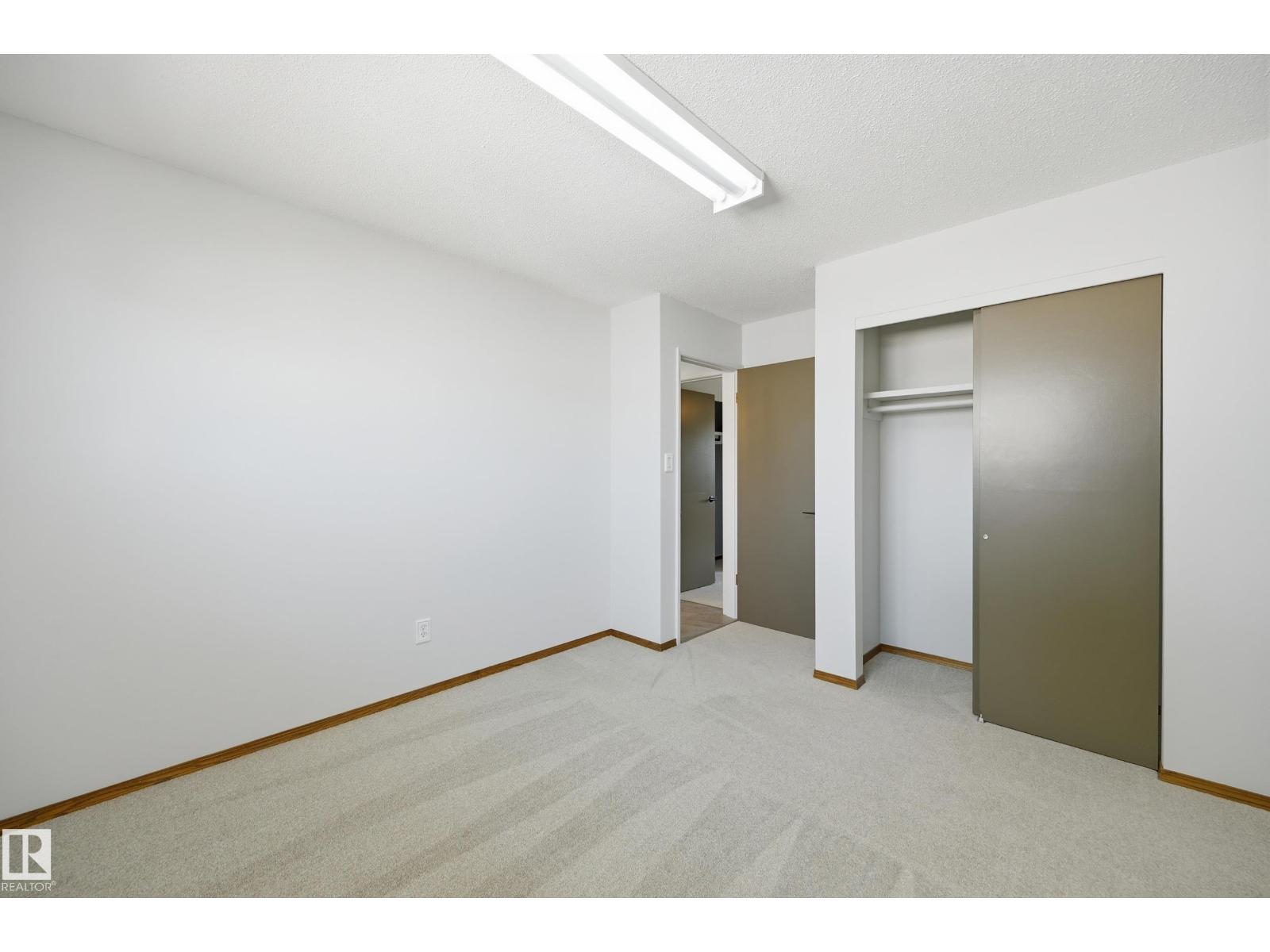 5210 43 Av Property Photo 21