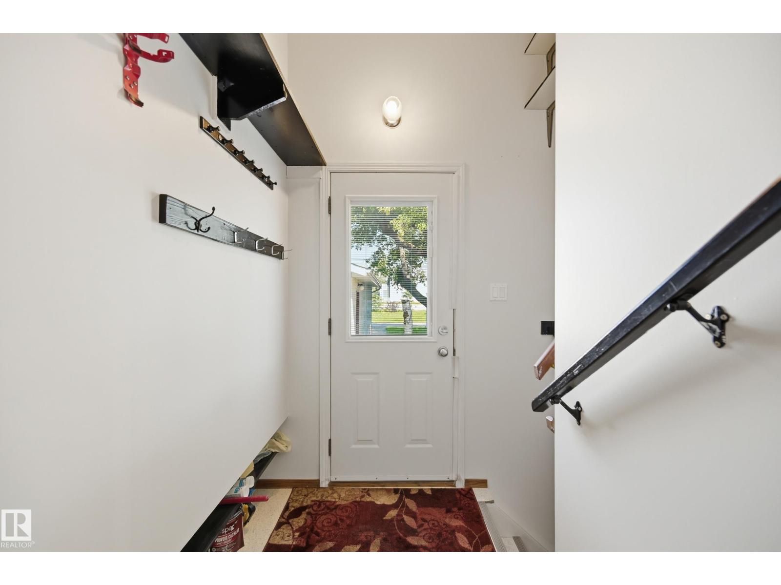 5210 43 Av Property Photo 22