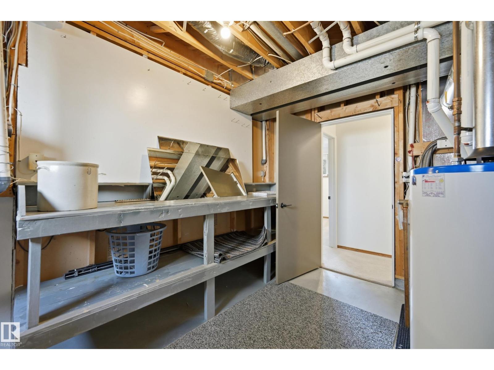 5210 43 Av Property Photo 33