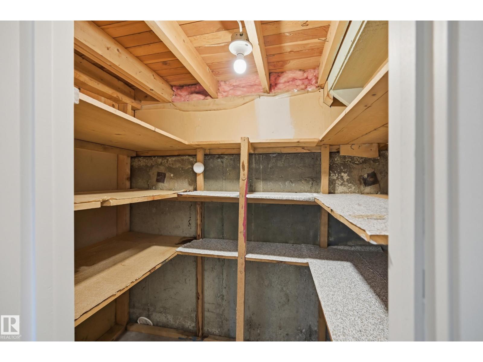 5210 43 Av Property Photo 34