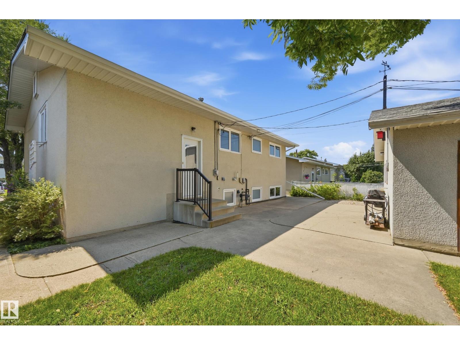 5210 43 Av Property Photo 37