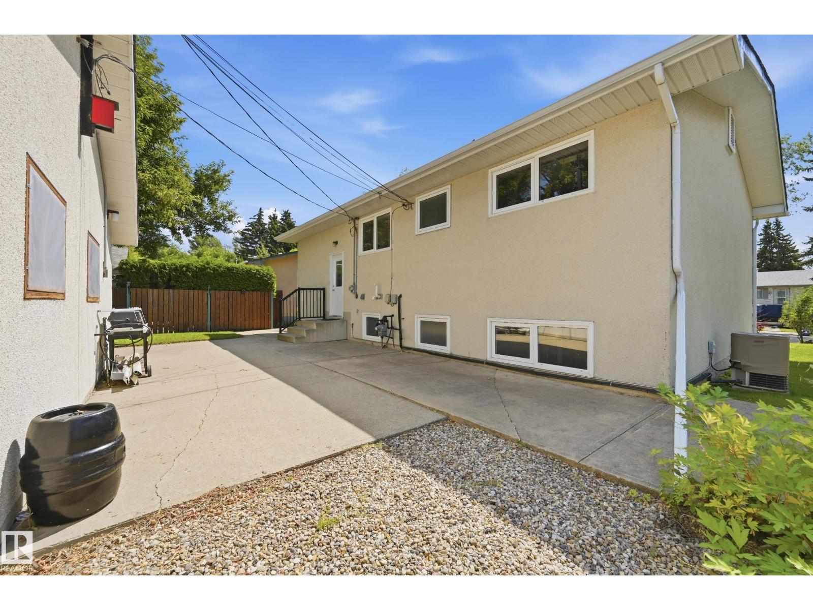 5210 43 Av Property Photo 38