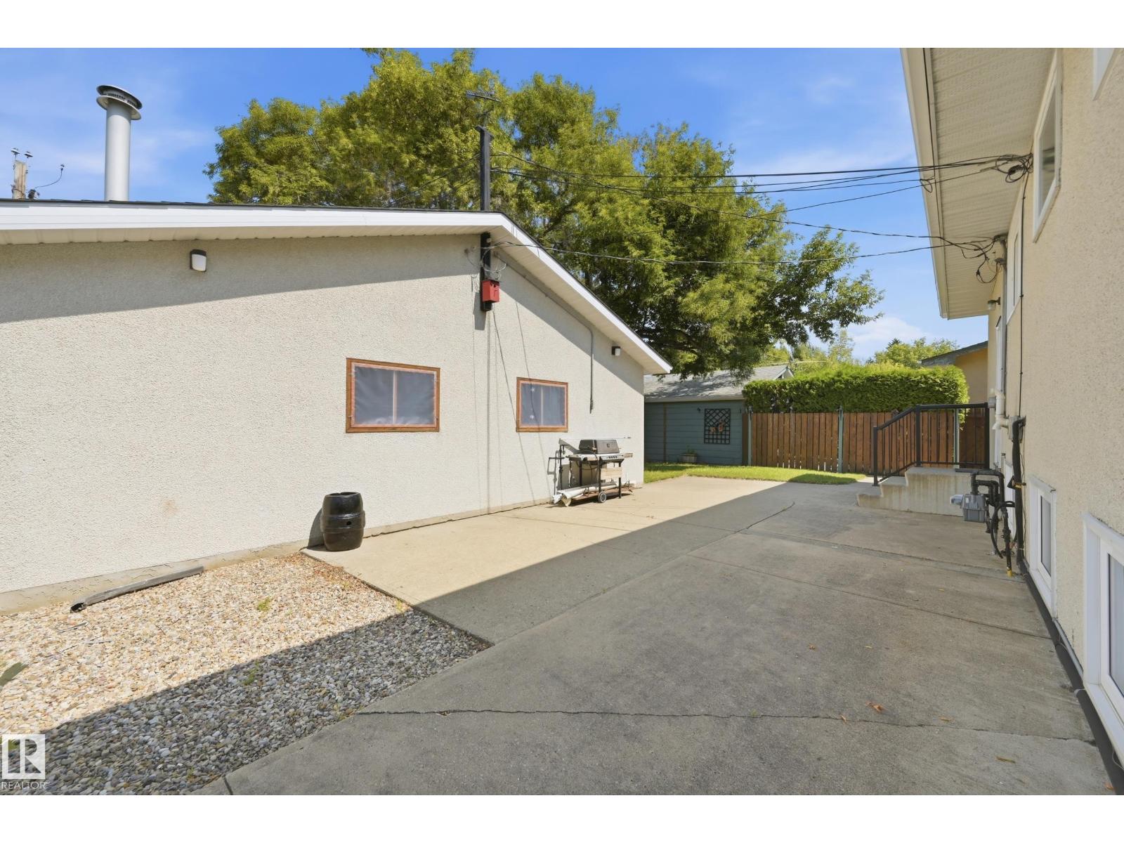 5210 43 Av Property Photo 39