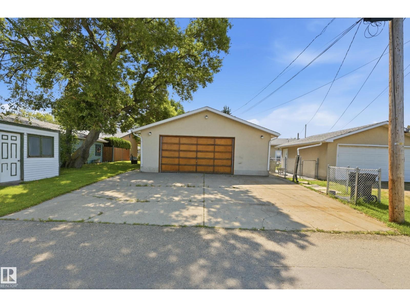 5210 43 Av Property Photo 41