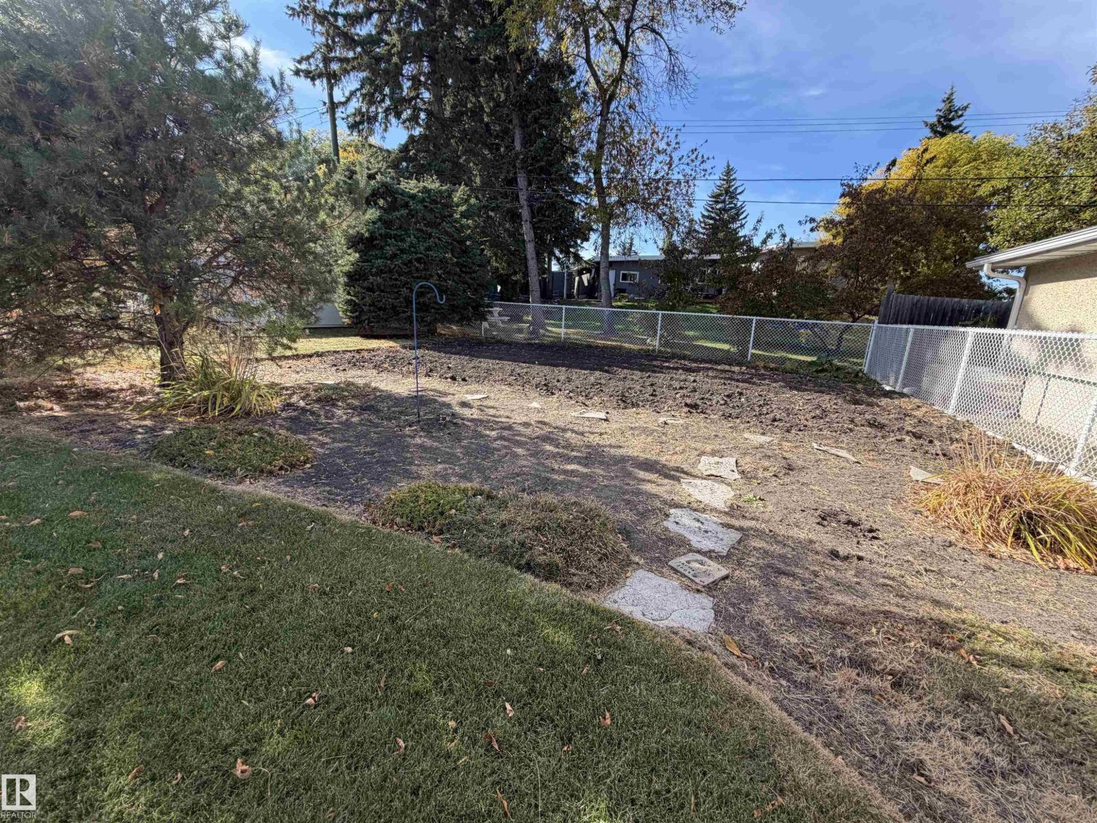 99 Pine St Property Photo 35