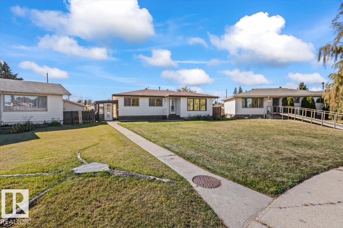 7627 128a Av Nw Property Photo 3