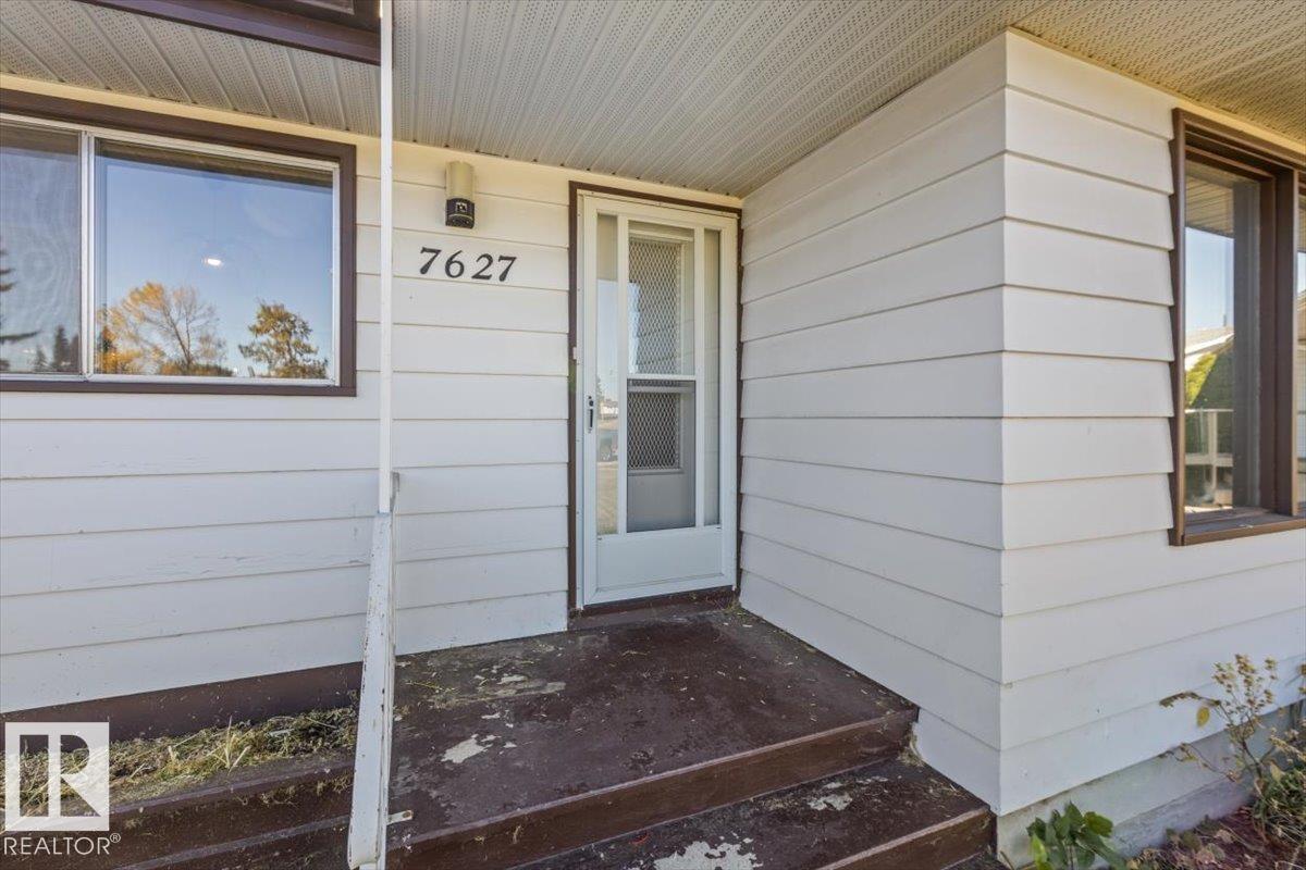 7627 128a Av Nw Property Photo 4