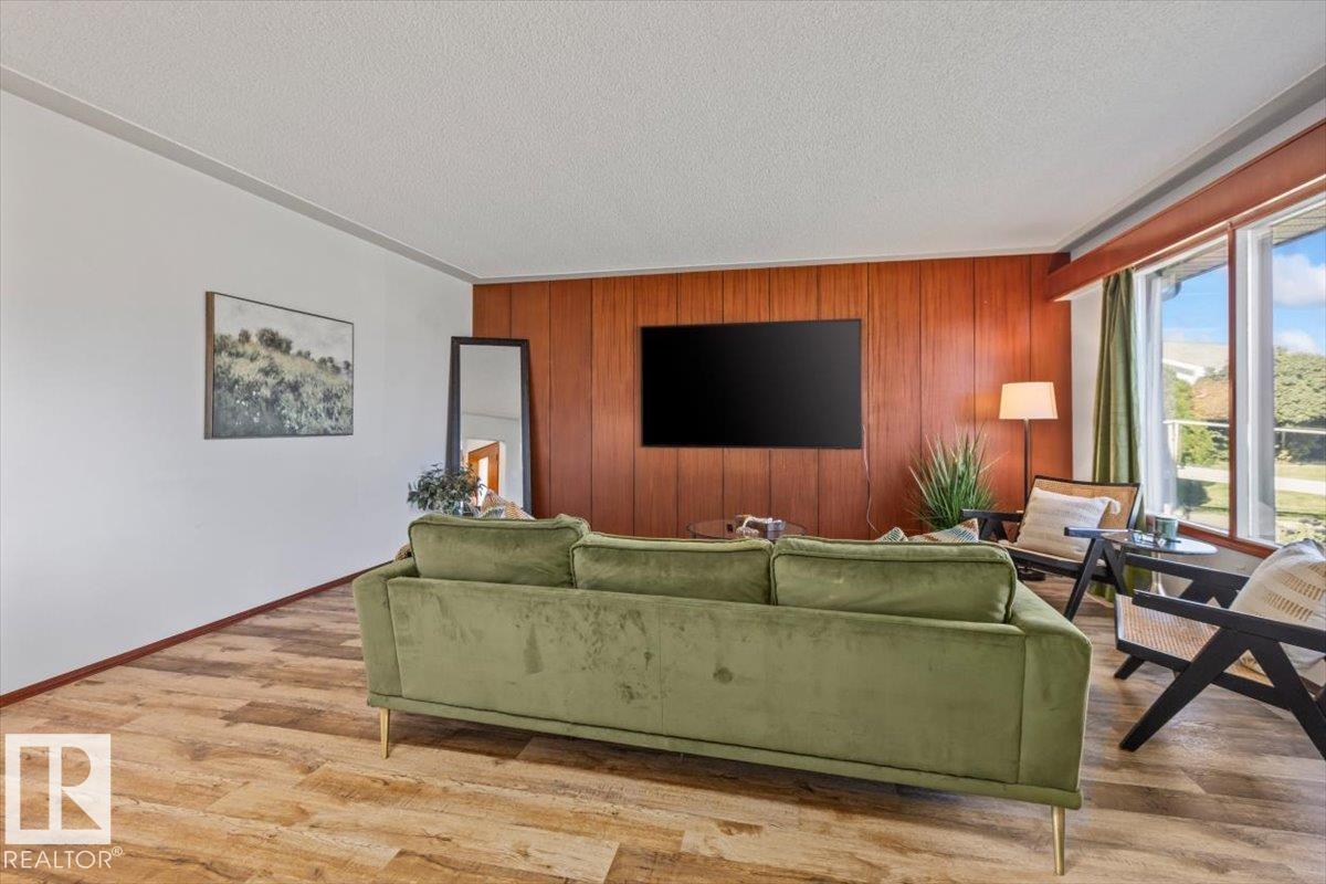 7627 128a Av Nw Property Photo 5