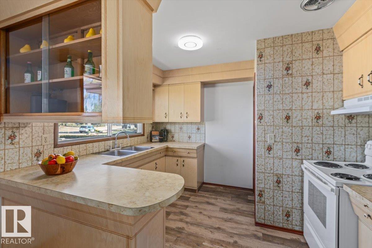 7627 128a Av Nw Property Photo 13