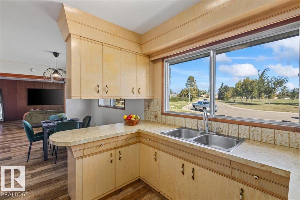 7627 128a Av Nw Property Photo 15