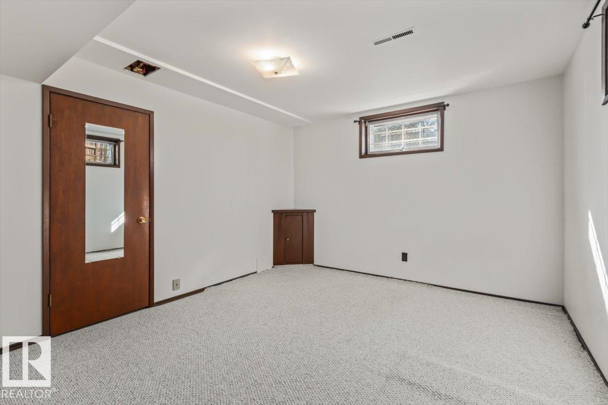 7627 128a Av Nw Property Photo 32