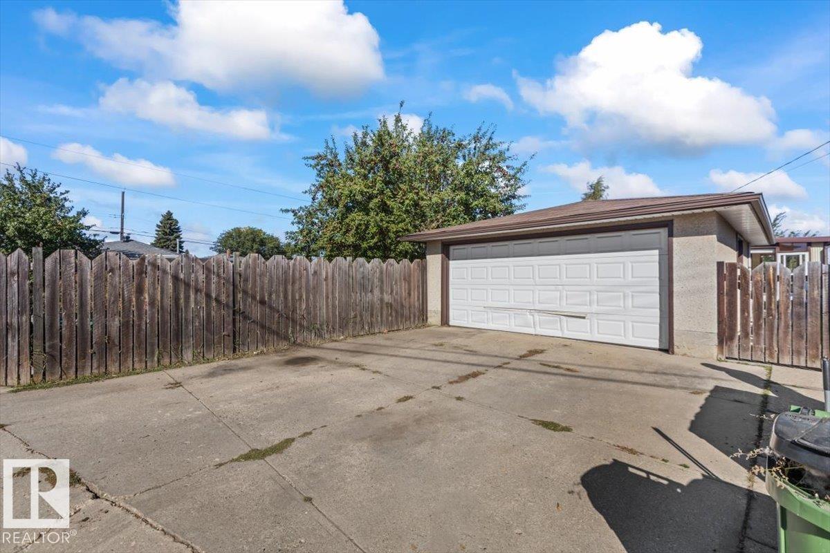 7627 128a Av Nw Property Photo 40