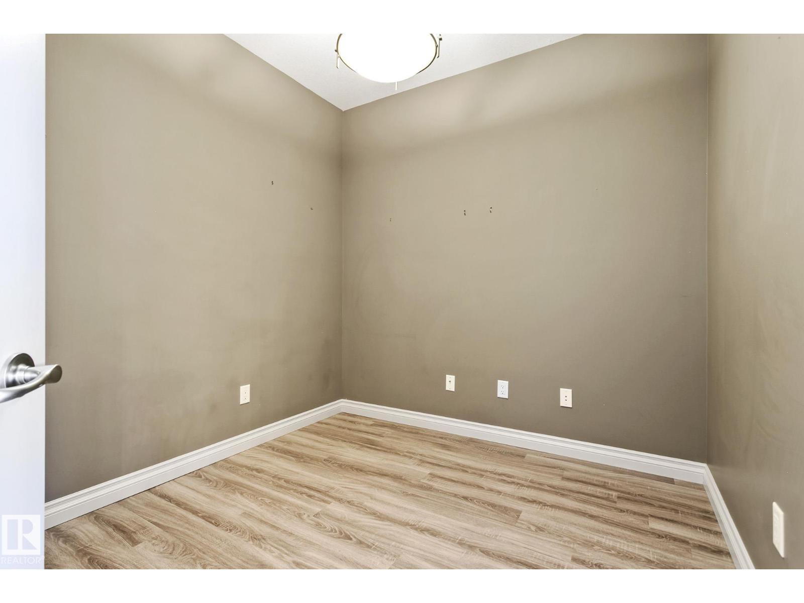 #334 10121 80 Av Nw Property Photo 14