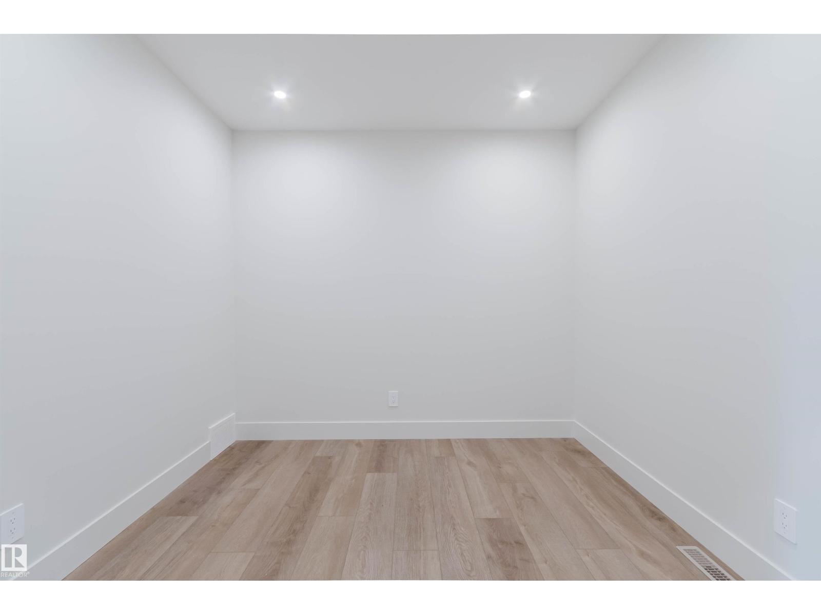 22 Clichy Cl Property Photo 4