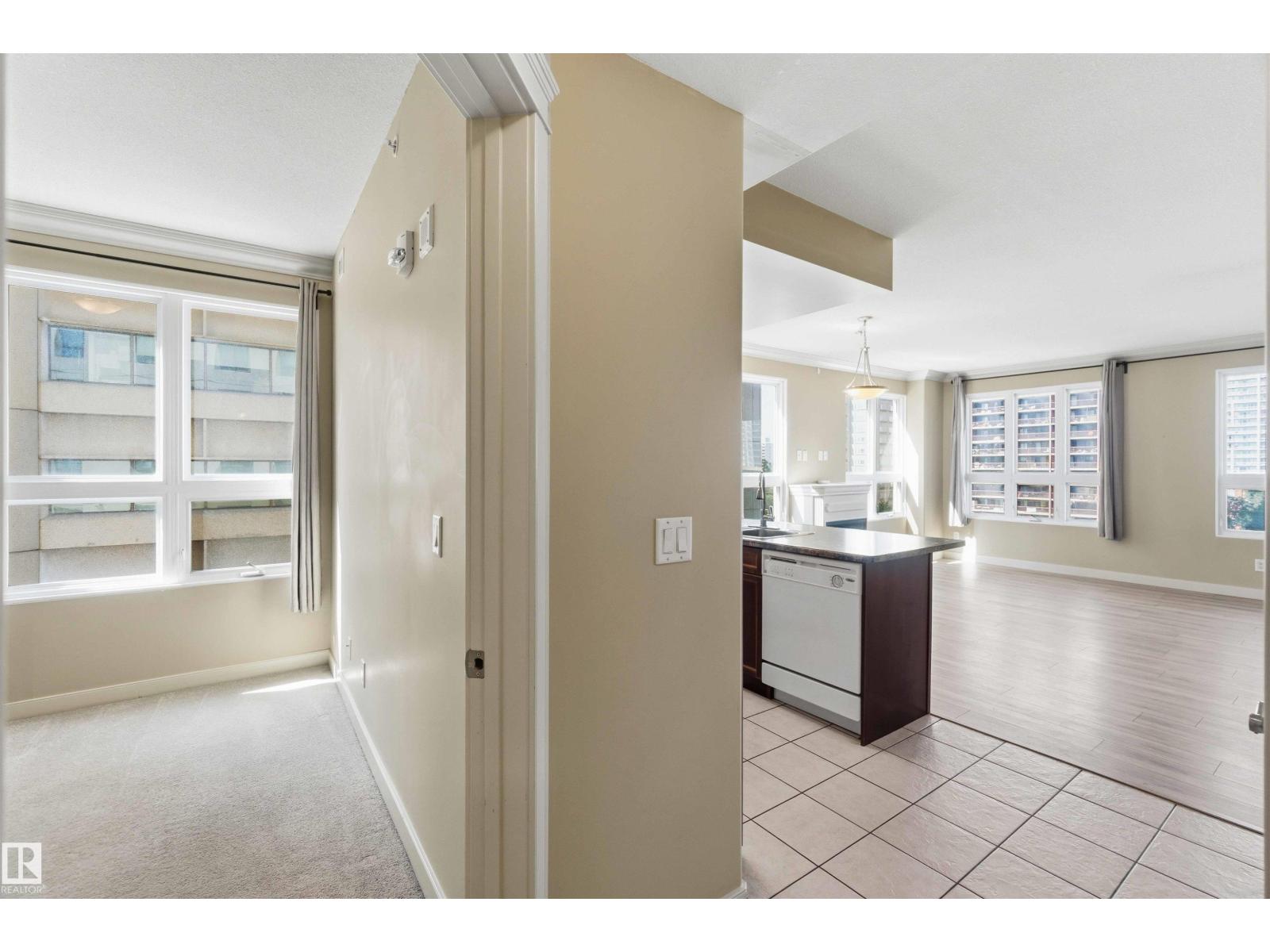 #708 9939 109 St Nw Property Photo 13