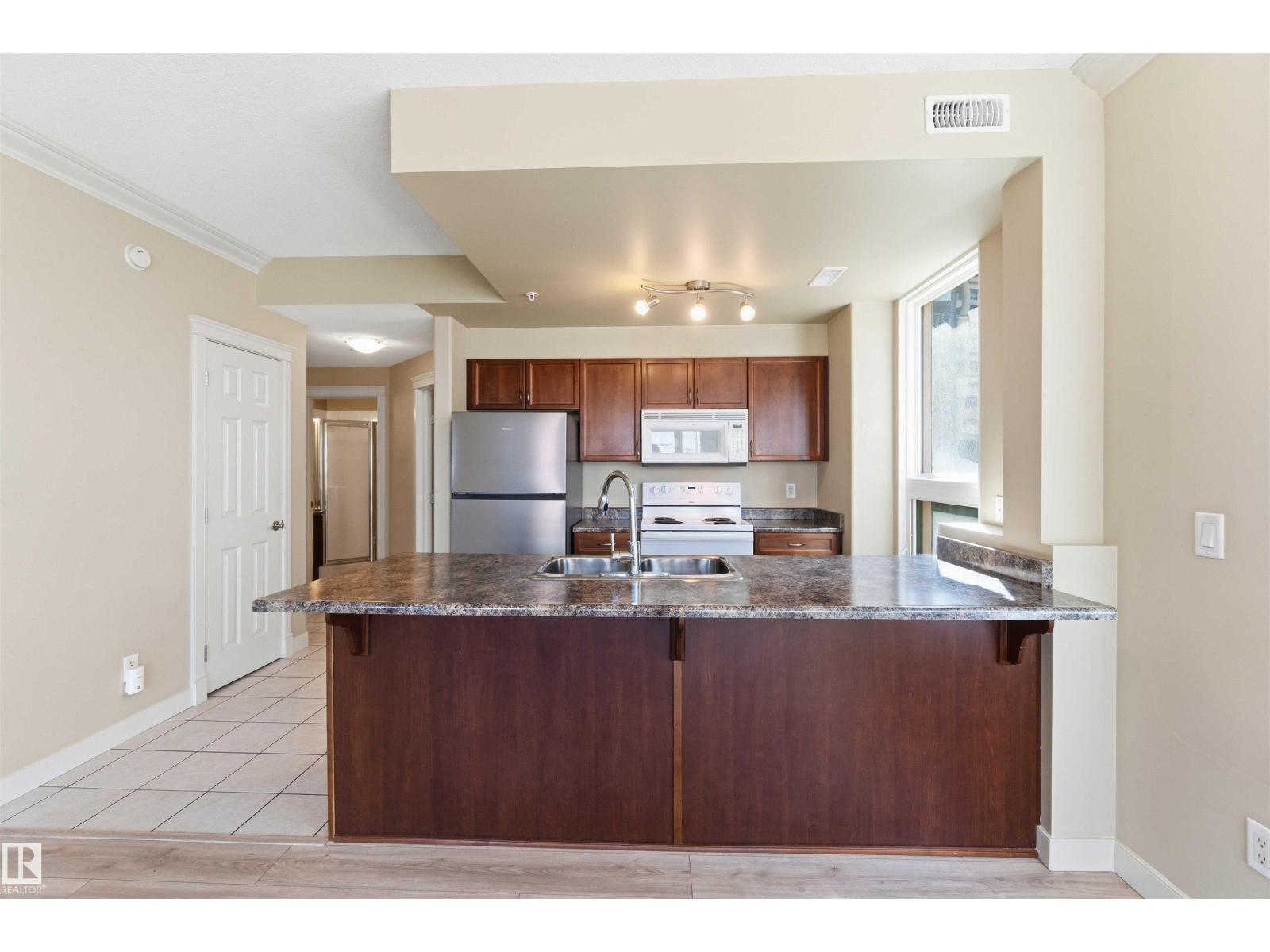 #708 9939 109 St Nw Property Photo 18
